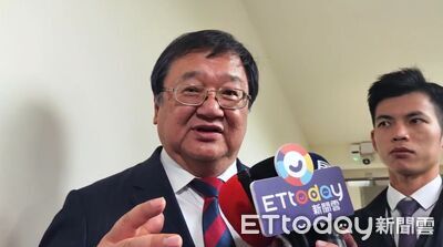 快訊／將卸任衛福部長　邱泰源神情輕鬆：政務官就是要配合調整