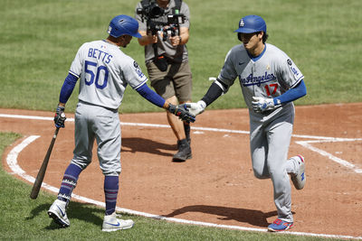 大谷翔平雙響砲助道奇結束5連敗　羅伯斯盛...
