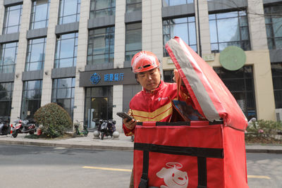 京東去年利潤大減　外賣等新業務巨幅虧損​