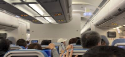 國泰班機起飛半小時突失壓 氧氣罩未落下…乘客曝:想嘔吐的感覺