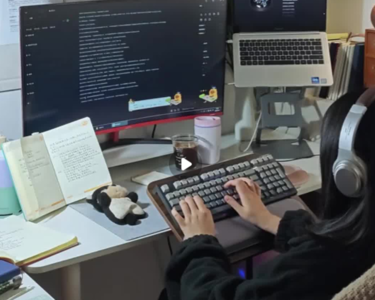 2天寫完一本！中國多名網友用AI生成500萬字小說「月入超45K」​